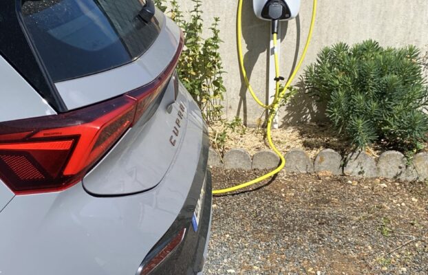 Nouvelle borne de charge pour véhicule électrique à Nieul Sur Mer près La Rochelle