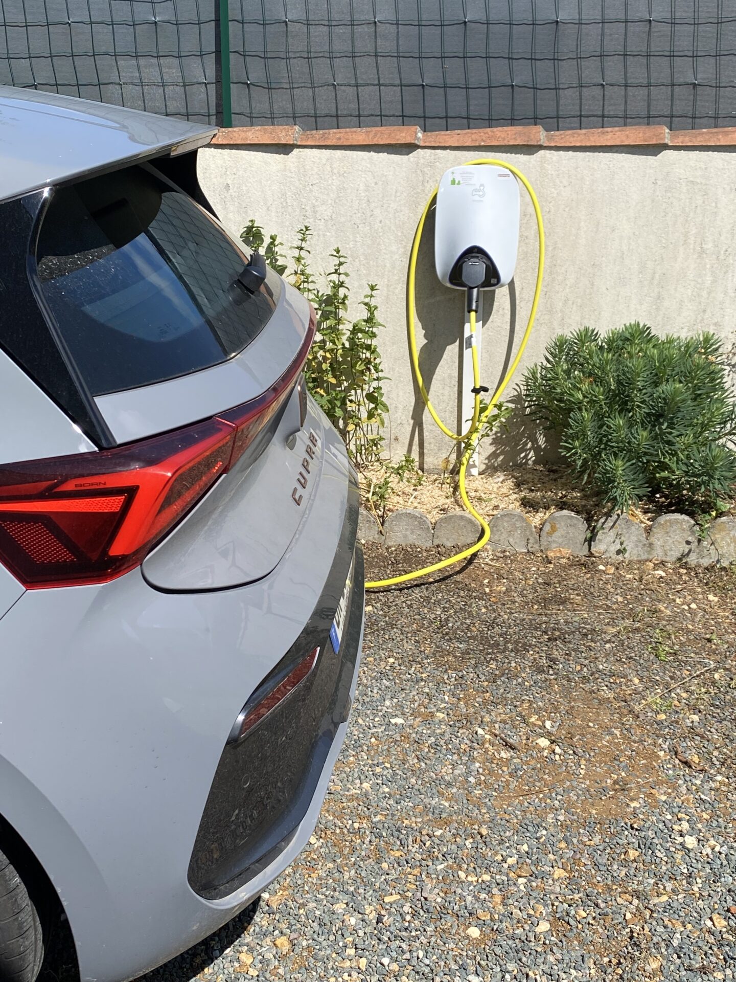 Nouvelle borne de charge pour véhicule électrique à Nieul Sur Mer près La Rochelle